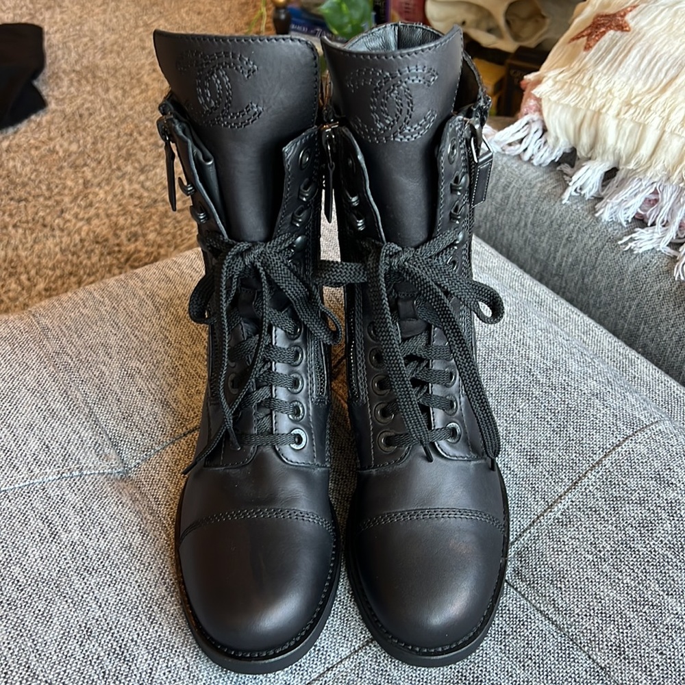NWOT Chanel Quilted CC Lace Up Combat